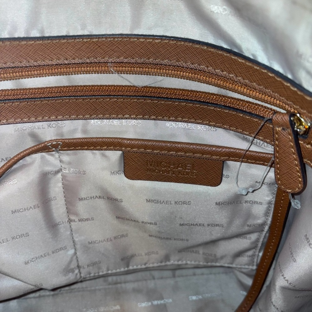 Michael Kors Jetset Saffiano Leather Tote Purse - Picture 11 of 12